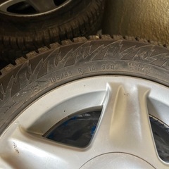 スパイクタイヤ  185/65R14 ホイール付き4本セットの画像