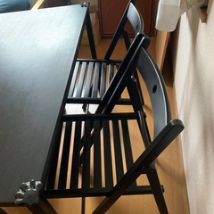 IKEA ダイニングテーブル　ダイニングチェア　折りたたみ椅子の画像