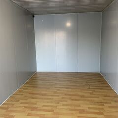【資材でのご提供】W2500×D4000×H2800㎜ ジャスト9.9㎡  現地組立 ユニットハウス 簡易ハウス コンテナハウス 窓二つ付き 納期相談 低コスト 耐火 断熱 防音 耐震 連結可能 増築対策 物置・事務所・別宅・従業員宿舎に最適 日本語説明書付き グレー (グリーン)の画像
