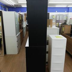 ☆ドリーム荒牧店☆☆ジモティー割引有☆ 土井インテリヤ工業 3枚扉食器棚 BLK 扉難ありの画像