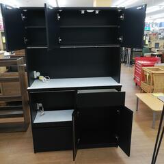 ☆ドリーム荒牧店☆☆ジモティー割引有☆ 土井インテリヤ工業 3枚扉食器棚 BLK 扉難ありの画像