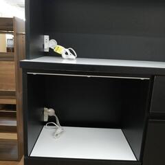 ☆ドリーム荒牧店☆☆ジモティー割引有☆ 土井インテリヤ工業 3枚扉食器棚 BLK 扉難ありの画像