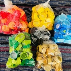 ペットボトル使用済みキャップ沢山