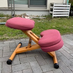 学習机用姿勢矯正チェアー　かな？