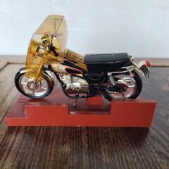 METAXA お酒ミニボトルの入ったオートバイの画像