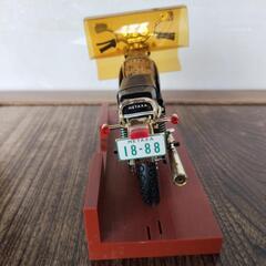 METAXA お酒ミニボトルの入ったオートバイの画像