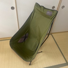 持ち運びできるリラックスハイチェア