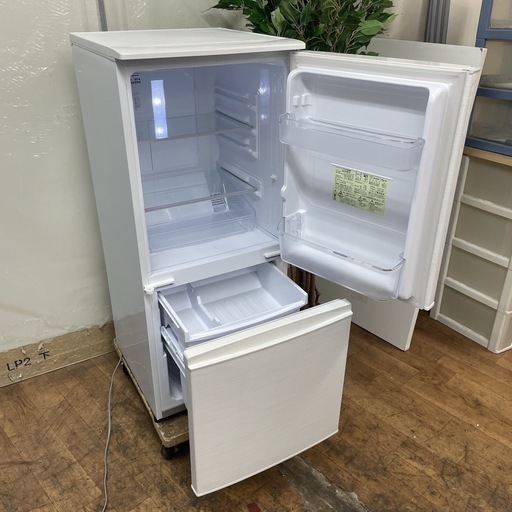 R238 ☀️ SHARP 2ドア冷蔵庫（137L つけかえドア）18年製 SJ-D14D ⭐動作確認済⭐クリーニング済