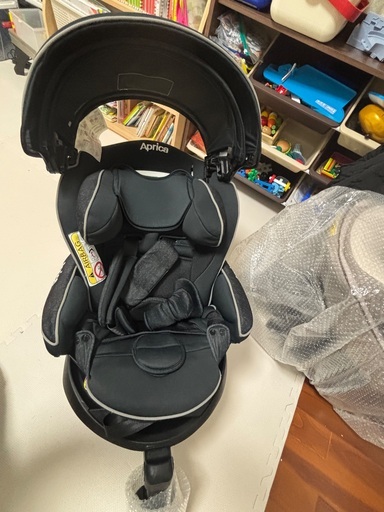 ［チャイルドシート　シートベルト式］アップリカ・フラディアグロウ（Aprica、Fladea grow）新生児〜18ｋｇ