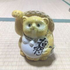陶器の貯金箱