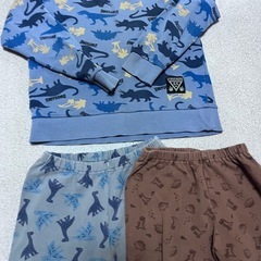 恐竜柄　キッズ服セットの画像