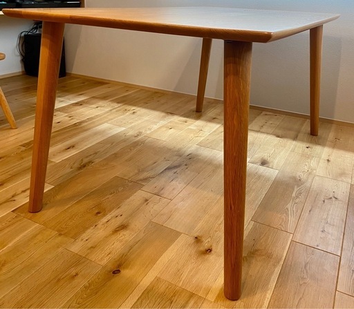 ダイニングテーブル