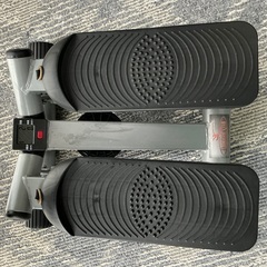 【値下げしました】ステッパー　静音　液晶カウンター(時間・消費カロリー・回数)付きの画像
