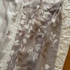 カーテンの画像