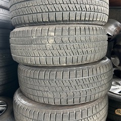 スタンドレスタイヤ　
205/60R16 ブリヂストンVRX2