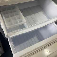 SHARP冷蔵庫の画像