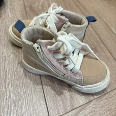 ZARA 13.0　ミニーちゃん　スニーカー　チャックあり　の画像