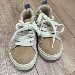 ZARA 13.0　ミニーちゃん　スニーカー　チャックあり　の画像