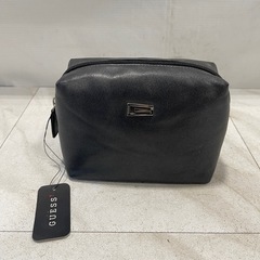 八3709 【未使用品】GUESS   ポーチ　カラーブラック　