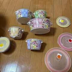 ［新品、未使用］ブランド品の密封容器　レンジ対応皿の画像