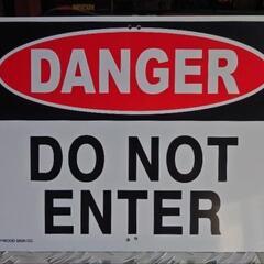 DANGER DO NOT ENTER 警告プラサインボード看板 危険 立入禁止 ワンコインの画像