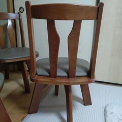 回転する木製ダイニングチェア4脚セットの画像