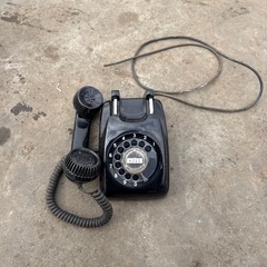 黒電話　レトロ　アンティークの画像