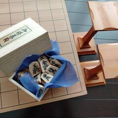 【脚付き将棋盤＆駒台＆将棋駒】三点セットの画像