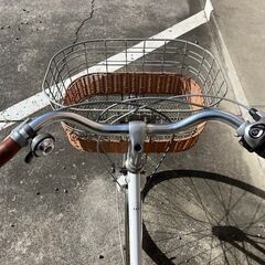 美車！27インチ　OLIVEdesOLIVE　ホワイト　内装３段切り替え　前かご、オートライトつき　鹿児島市の画像