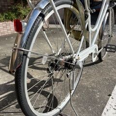 美車！27インチ　OLIVEdesOLIVE　ホワイト　内装３段切り替え　前かご、オートライトつき　鹿児島市の画像