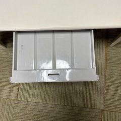 白　テーブルの画像