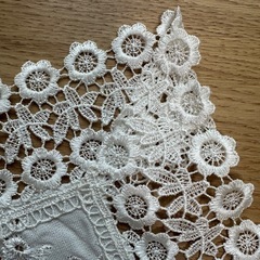 テーブルクロス　レース編み　しっかりした生地で質感がいいの画像