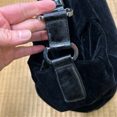 早いもの勝ち❗️黒、女性、カバンの画像
