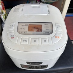 2023年製 アイリスオーヤマ 炊飯器　KS-RC21M10-W
の画像