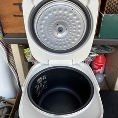 2023年製 アイリスオーヤマ 炊飯器　KS-RC21M10-W
の画像
