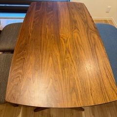 4月15日まで【引き取り限定】ニトリ　ダイニングテーブル　4点セットの画像