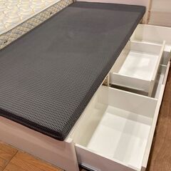 引出し収納付シングルベッドの画像