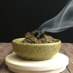 ヨモギで抹香づくり🤗