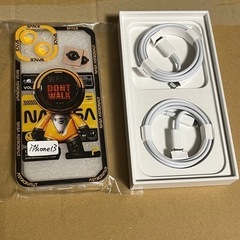 iPhone13ケース+ケーブル2本