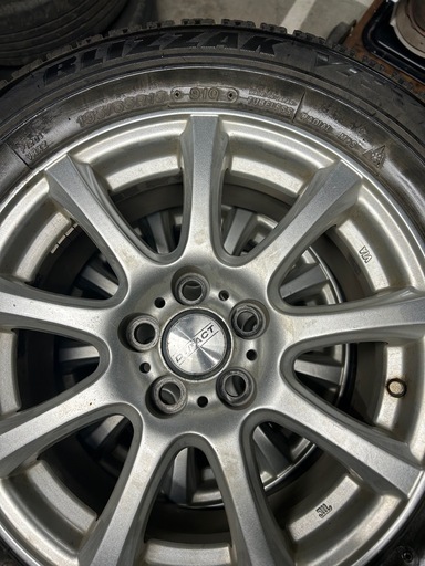 50プリウス　スタッドレス 15インチ