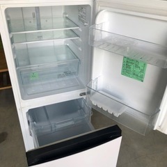 NO B33 🌈福岡市内配送設置無料✨🌈ハイセンス 134L 2ドアノンフロン冷蔵庫 オリジナル パールホワイト HR-D1303 2021年の画像