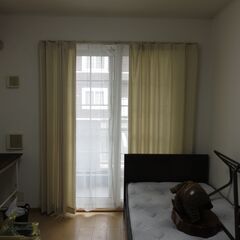 カーテンの画像