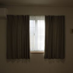 カーテンの画像