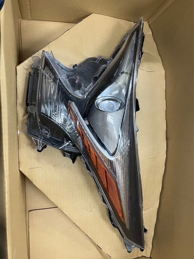 50プリウス　左　ヘッドライト