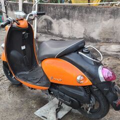 ⭐ヤマハビーノFI　SA37J　オレンジ　コンピューター制御の低燃費　小傷あり　原付バイクの画像