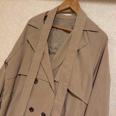 ZOZO購入　ベージュトレンチコート　フリーサイズの画像