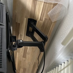 チューナーレステレビ32インチ　自作スタンド付き　の画像