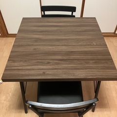ダイニングテーブル（椅子2個付き）