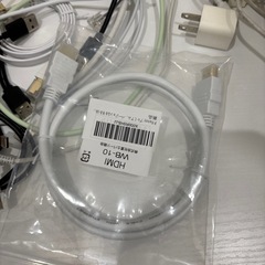 ケーブル、アダプター一式の画像