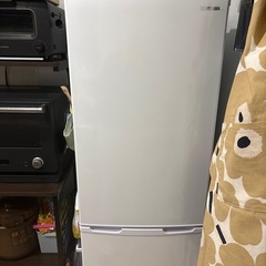 【美品】冷凍冷蔵庫 162L IRSE-16A-CW ホワイトの画像
